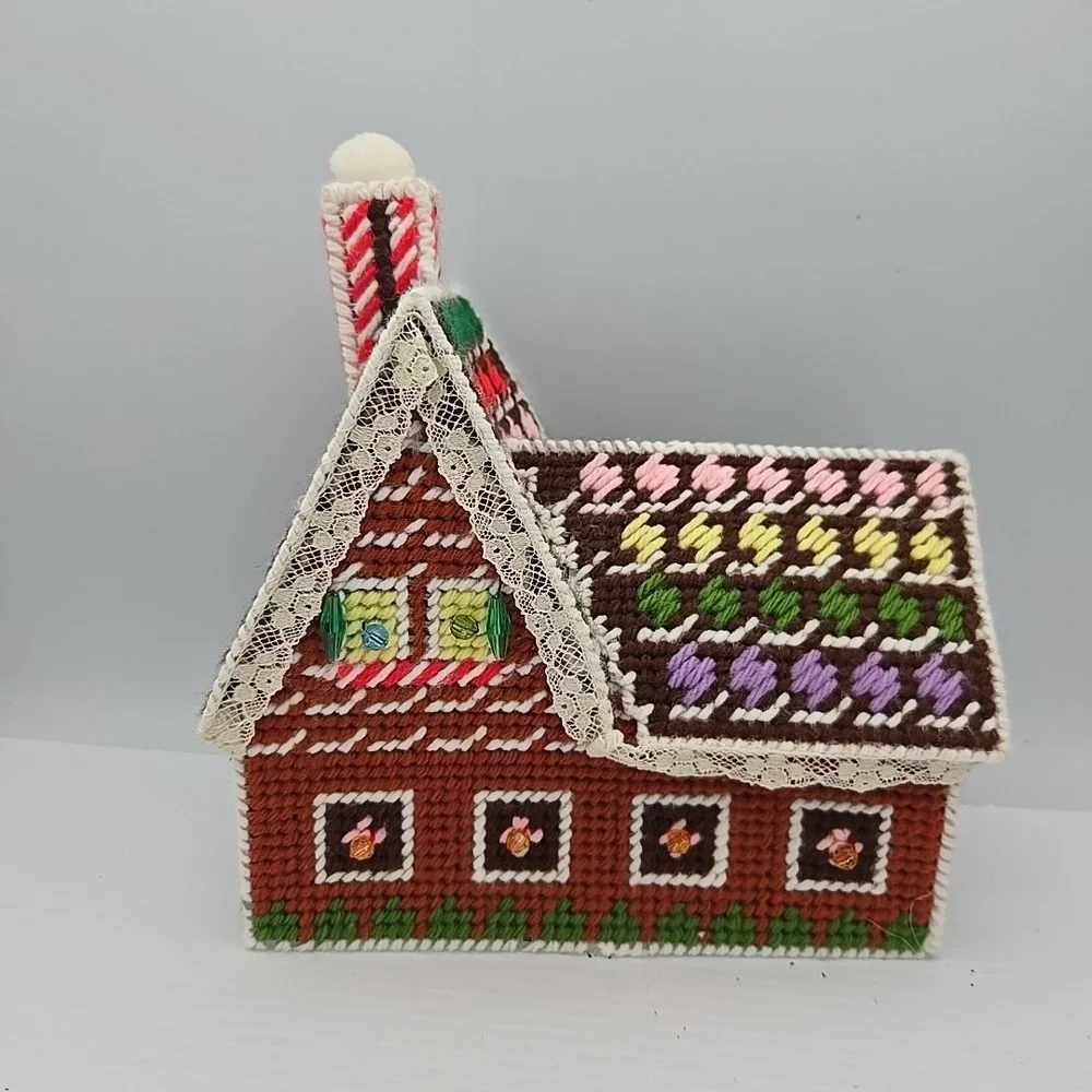 VTG Handmade Plastic Canvas Needlepoint Gingerbread House Christmas‎ Tan